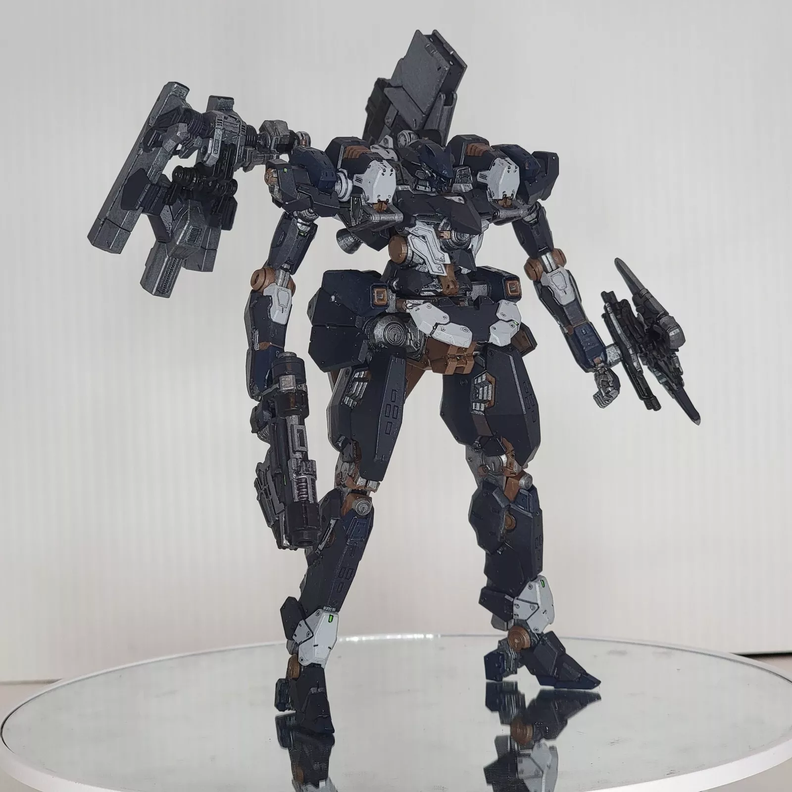 V.IV RUSTY- STEEL HAZE ORTUS Resin Model Kit (30 Minutes Missions Scale)