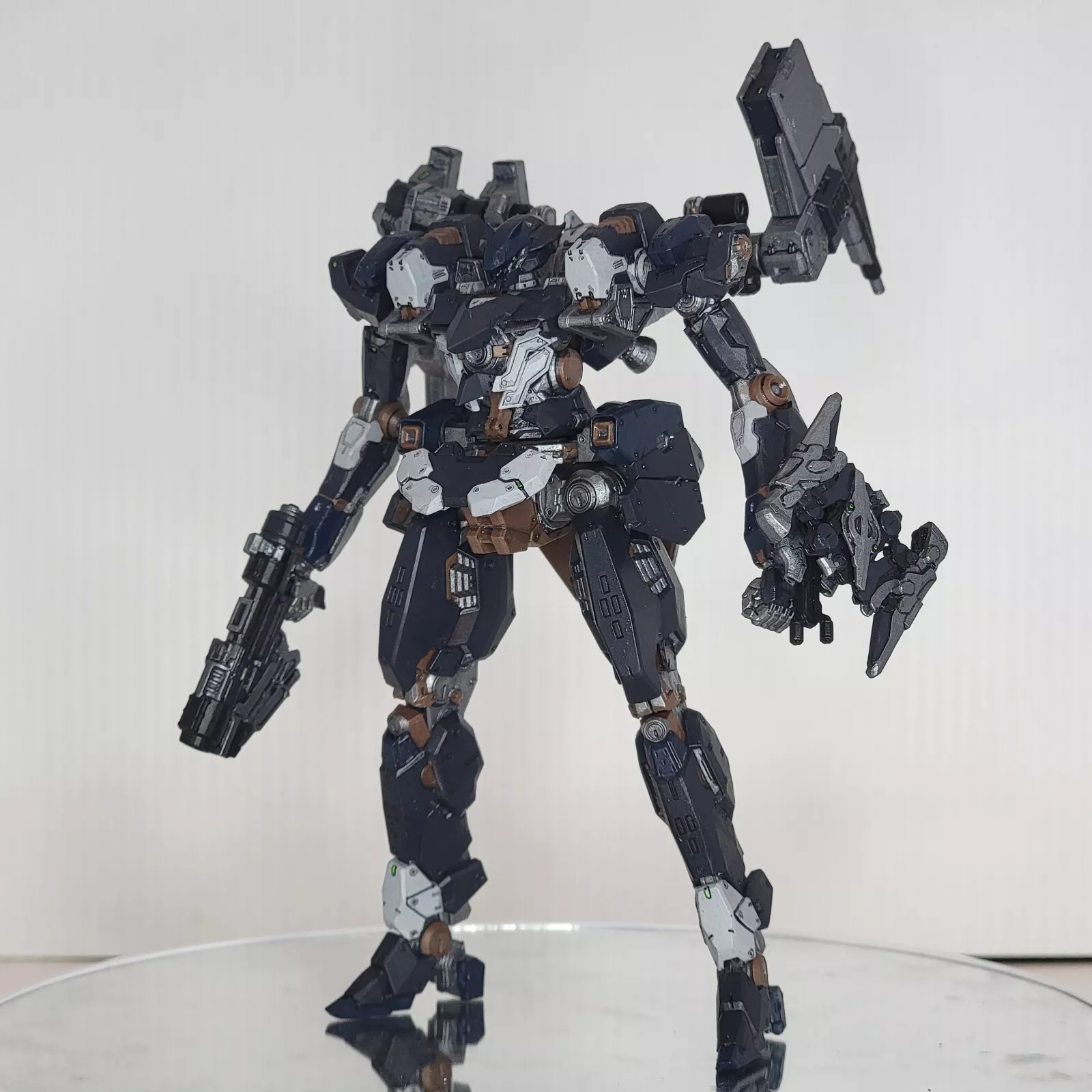 V.IV RUSTY- STEEL HAZE ORTUS Resin Model Kit (30 Minutes Missions Scale)