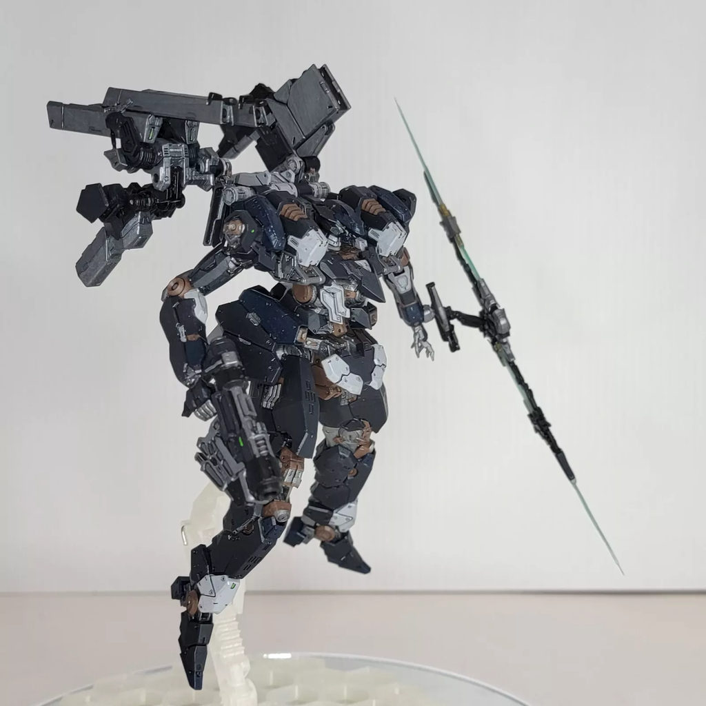V.IV RUSTY- STEEL HAZE ORTUS Resin Model Kit (30 Minutes Missions Scale)