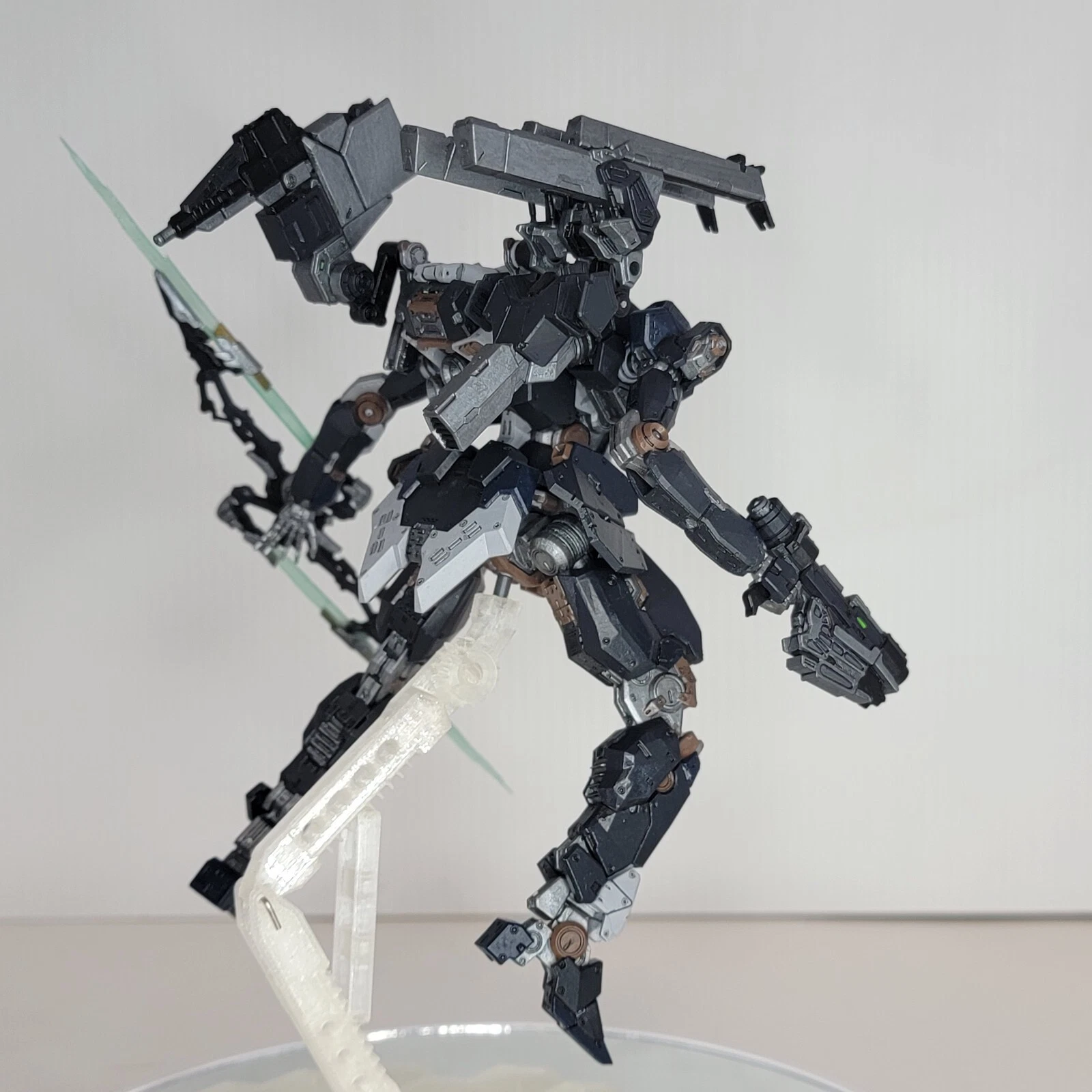 V.IV RUSTY- STEEL HAZE ORTUS Resin Model Kit (30 Minutes Missions Scale)